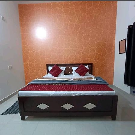 Ramam Hotel By Naavagat 700Mtr From Shri Ram Janambhumi Ayodhya Eksteriør billede