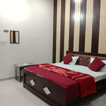 Ramam Hotel By Naavagat 700Mtr From Shri Ram Janambhumi Ayodhya Eksteriør billede