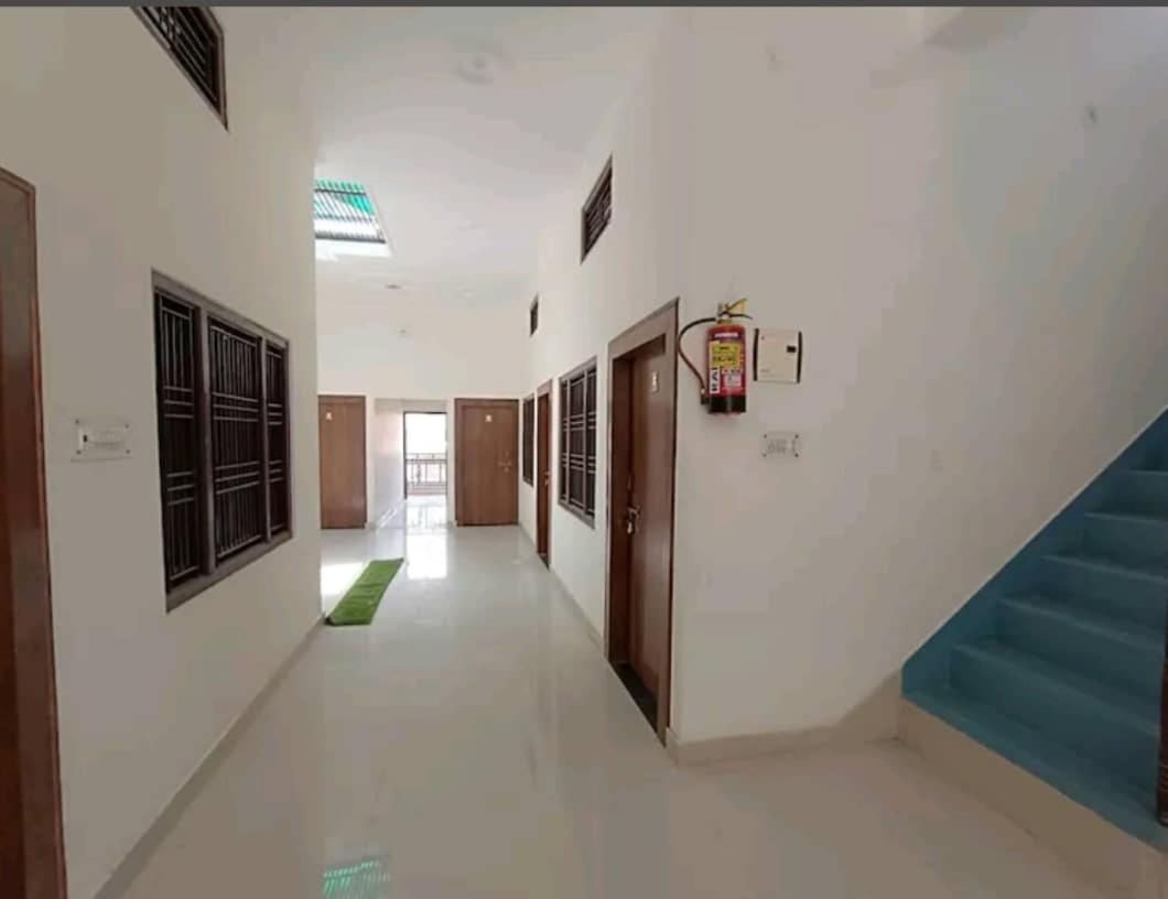 Ramam Hotel By Naavagat 700Mtr From Shri Ram Janambhumi Ayodhya Eksteriør billede
