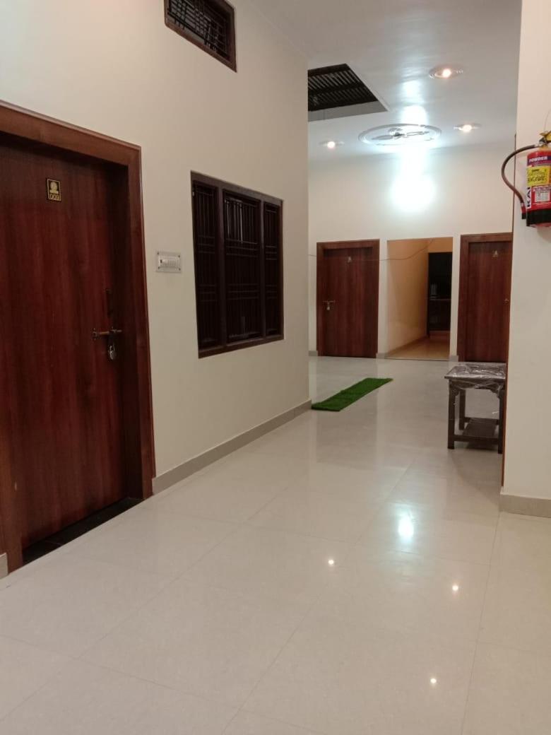 Ramam Hotel By Naavagat 700Mtr From Shri Ram Janambhumi Ayodhya Eksteriør billede