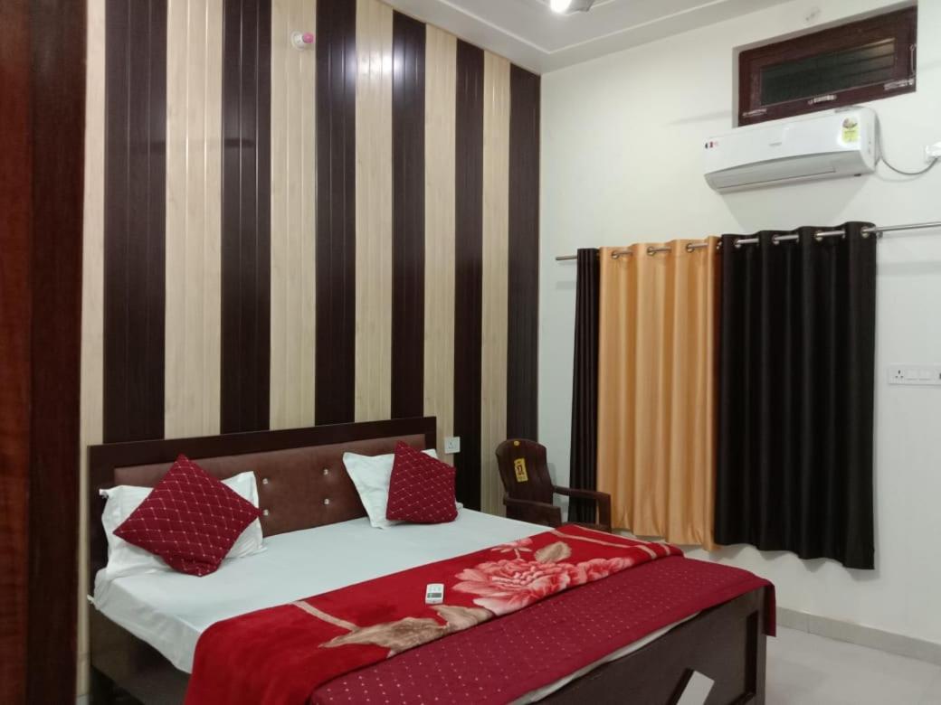 Ramam Hotel By Naavagat 700Mtr From Shri Ram Janambhumi Ayodhya Eksteriør billede