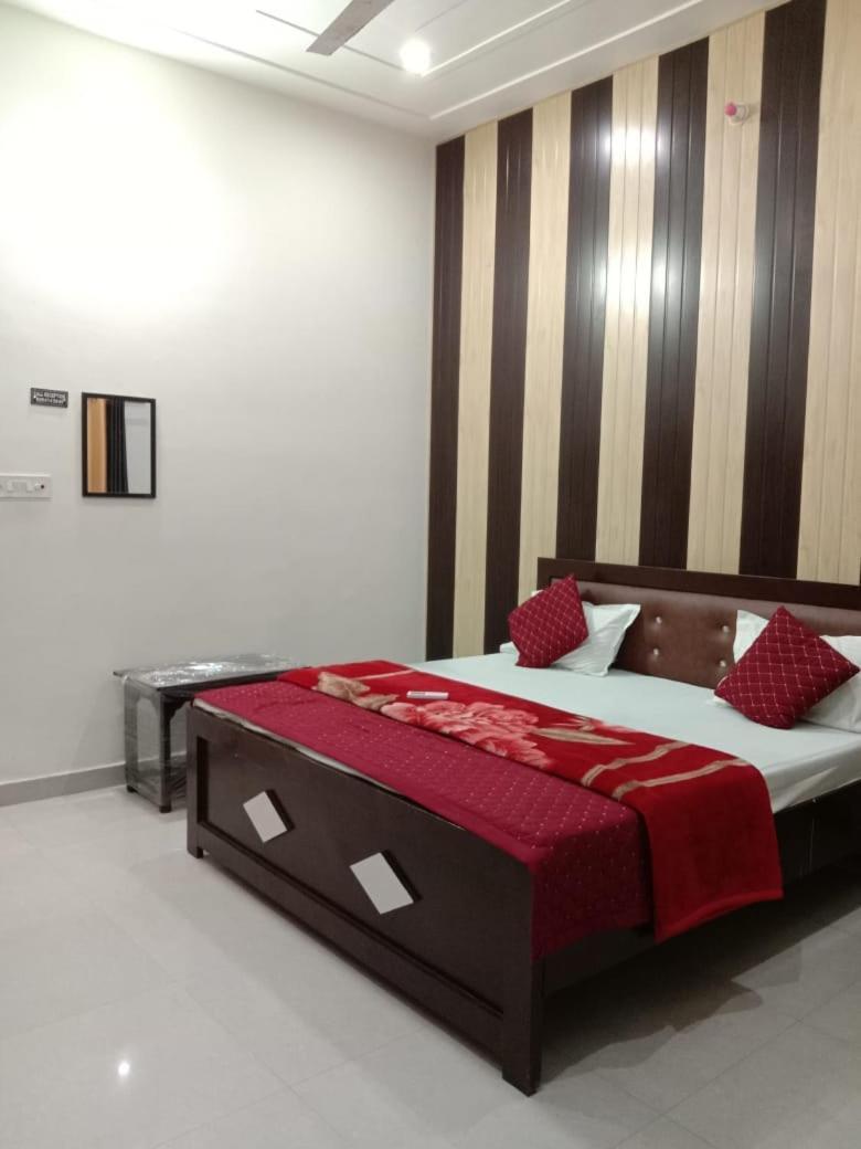 Ramam Hotel By Naavagat 700Mtr From Shri Ram Janambhumi Ayodhya Eksteriør billede
